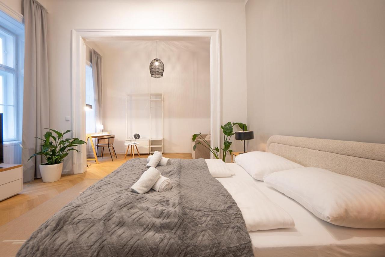 Spacious 110М2 Flat In The City Center Wien Ngoại thất bức ảnh