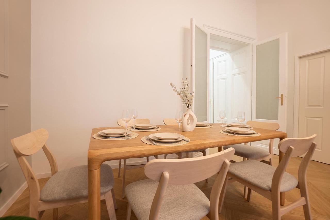 Spacious 110М2 Flat In The City Center Wien Ngoại thất bức ảnh