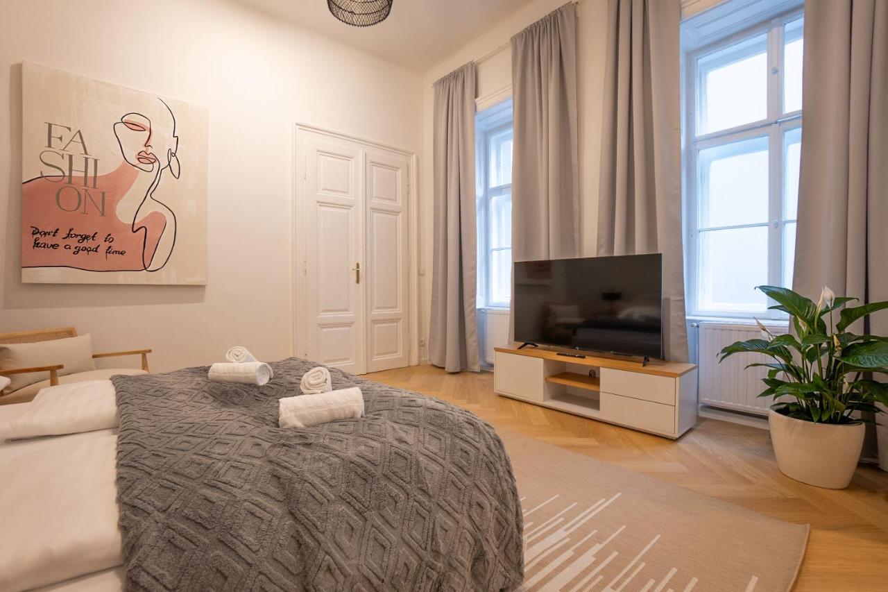 Spacious 110М2 Flat In The City Center Wien Ngoại thất bức ảnh
