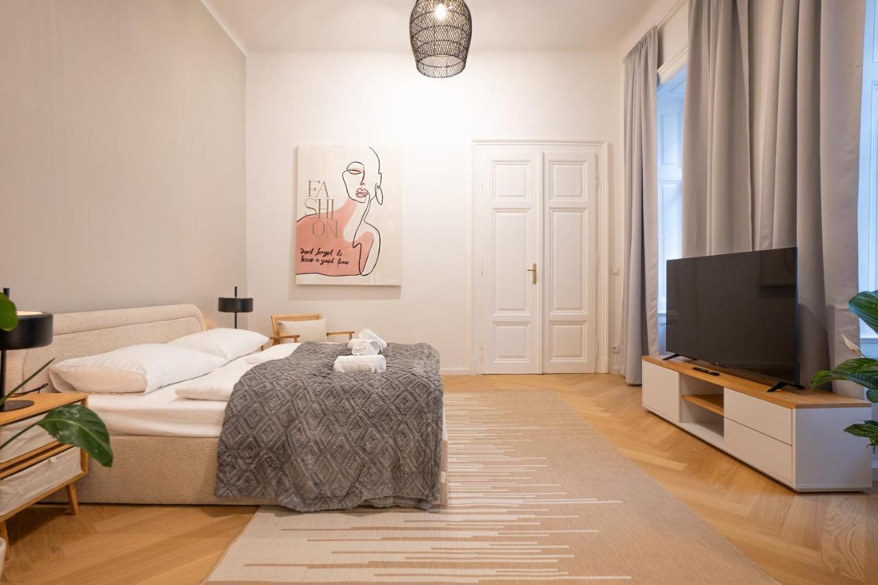 Spacious 110М2 Flat In The City Center Wien Ngoại thất bức ảnh