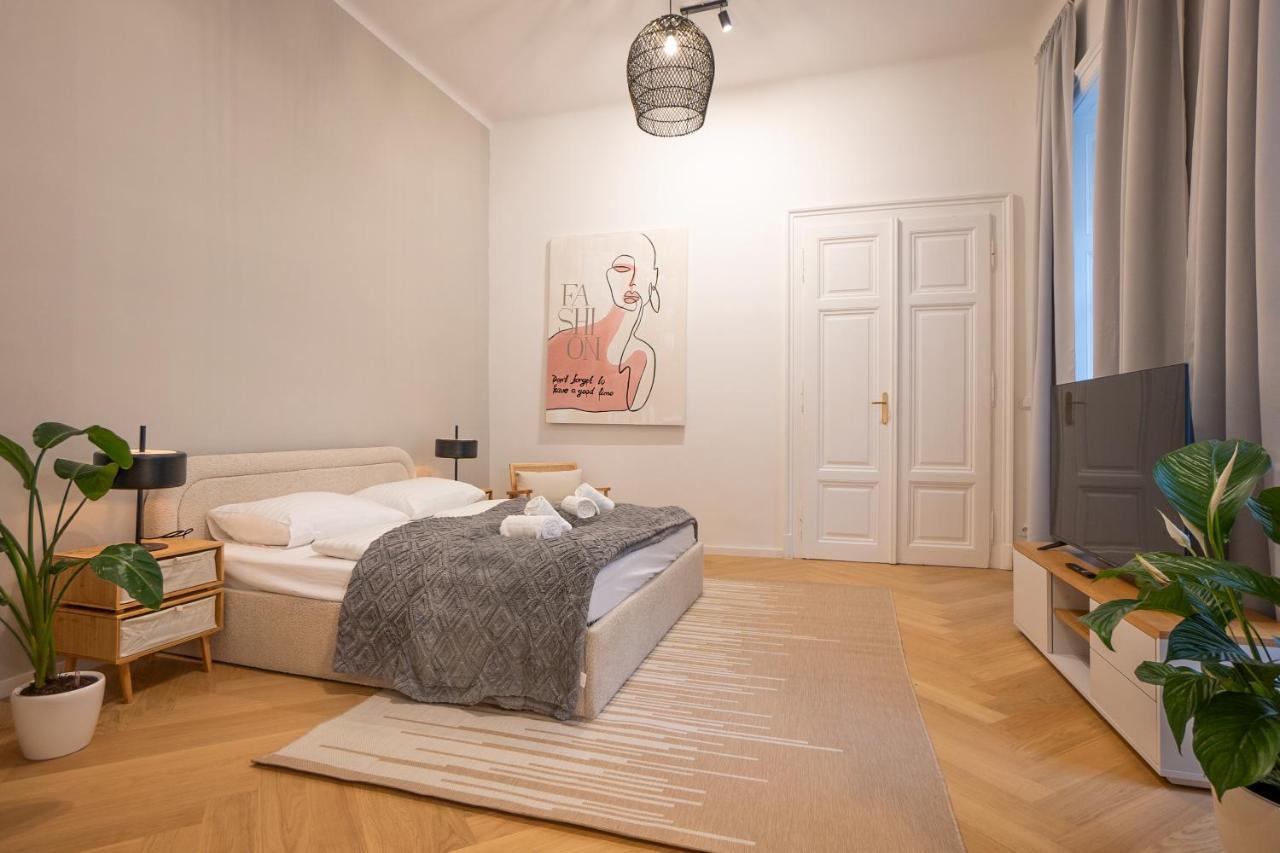 Spacious 110М2 Flat In The City Center Wien Ngoại thất bức ảnh